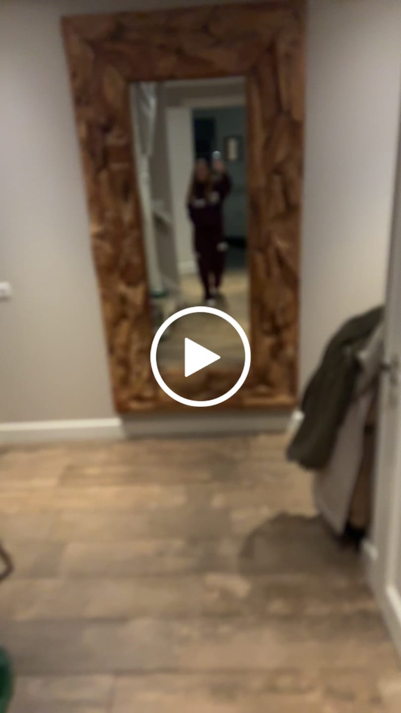 Customer video review of GATED COMMUNITY STRAIGHT LEG SWEATPANTS DARK PLUM