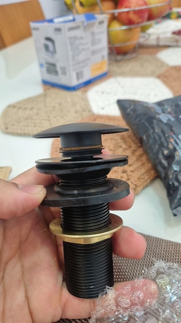 Customer photo review of Válvula Click Pia Banheiro Lavabo Metal Preta 7/8 Para Cuba De Banheiro