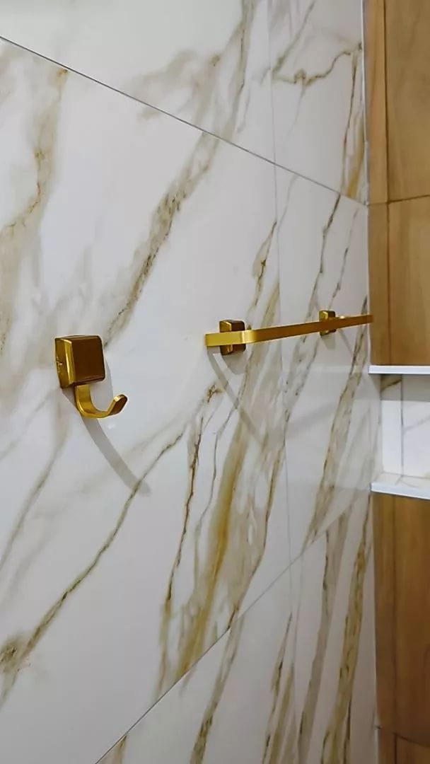 Customer photo review of Porta Toalhas Para Banheiro Kit Completo 4 Peças Para Dourado Gold Royal Prestige