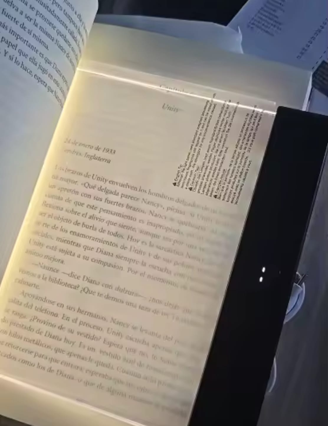 Customer photo review of Lámpara LED Plana de Lectura Nocturna con Protección Ocular