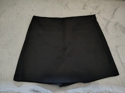 Customer photo review of Tailored High-Waisted Skort