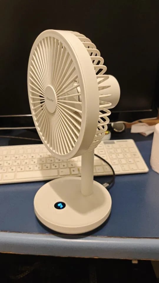 Customer photo review of Rechargeable Oscillating Desk Fan with Five Speeds