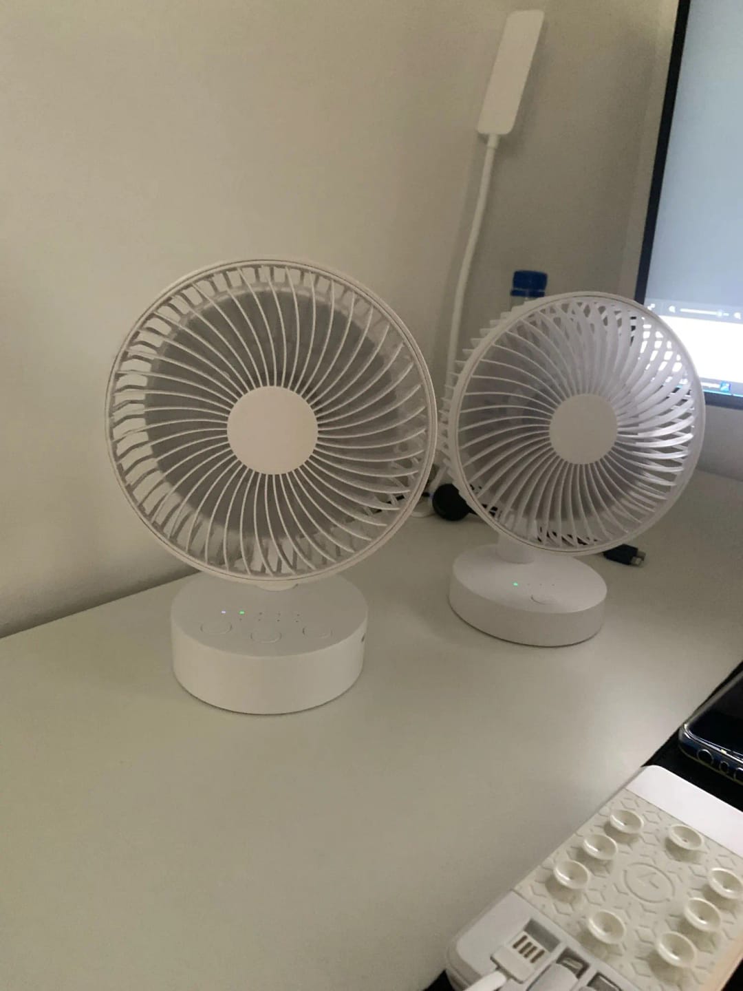 Customer photo review of USB Desktop Fan with Four Speeds and 5V Power for Table Use
