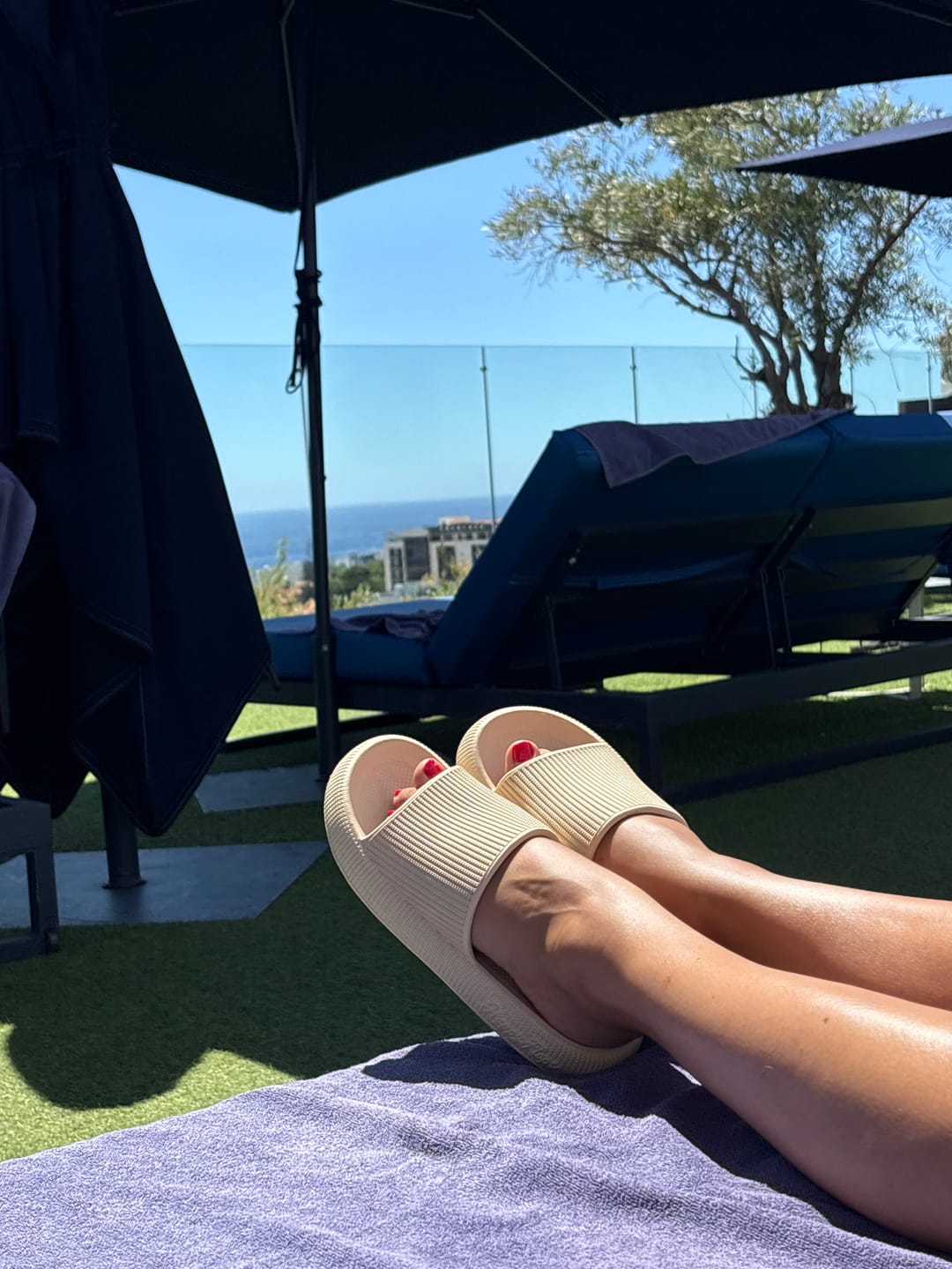 Customer photo review of HappyFlops Original