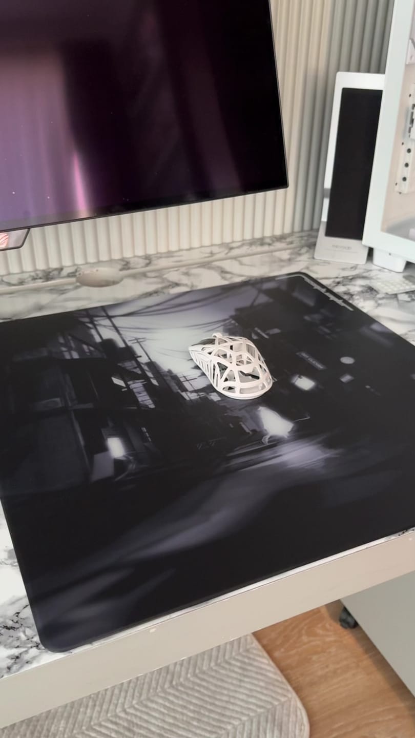 Customer photo review of Wraith Cyberglass Cam Mousepad