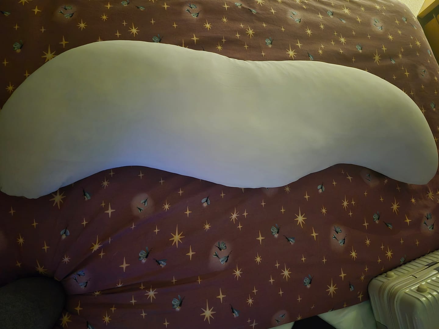 Customer photo review of Snuggi BodyAlign Pillow