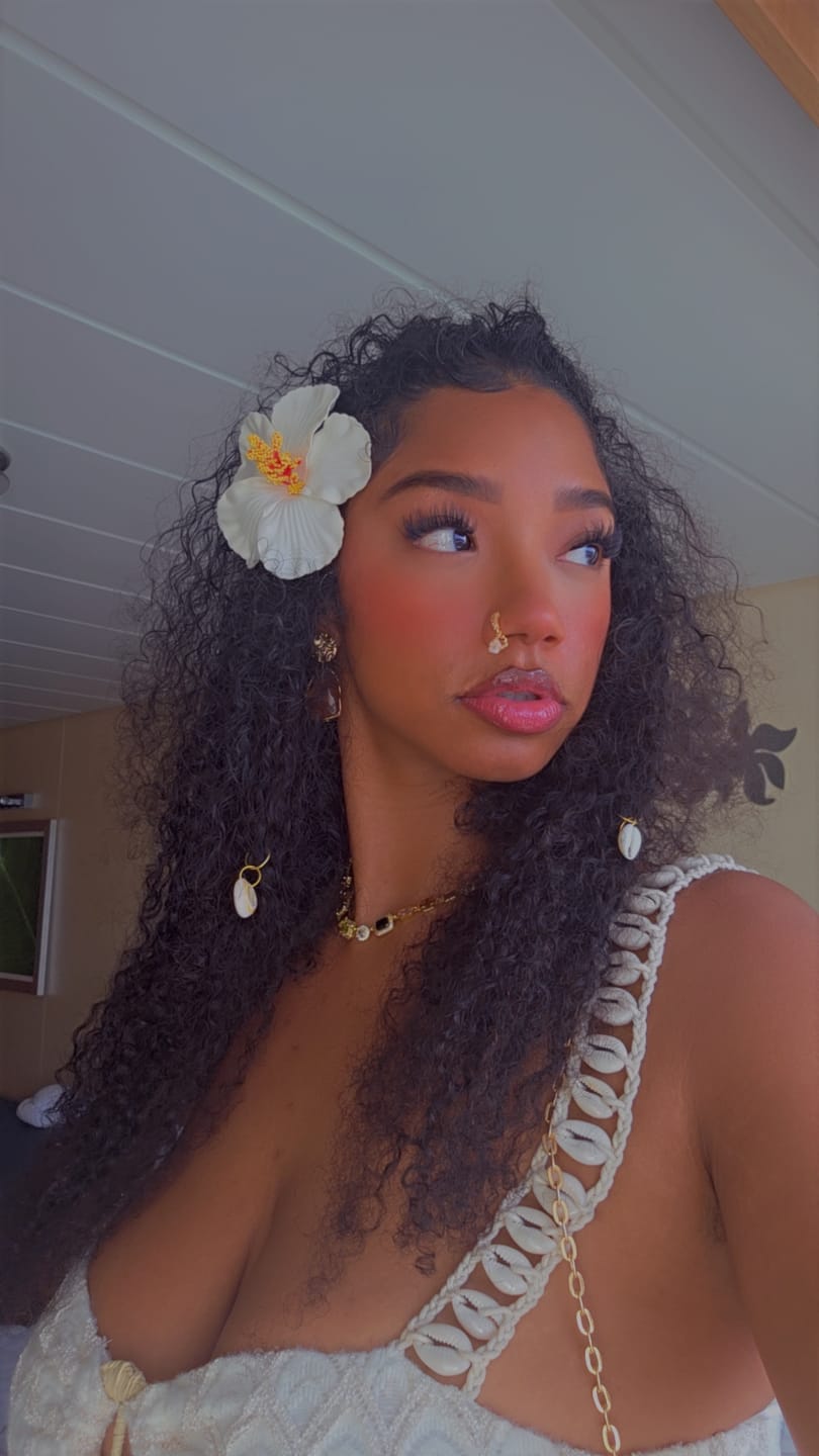 Customer photo review of JYZ Tape in Hair Extensions Curly Human Hair Tape in Curly Extensions Double Sided Tape in Natural Curly Hair Extensions 100g 40 pcs