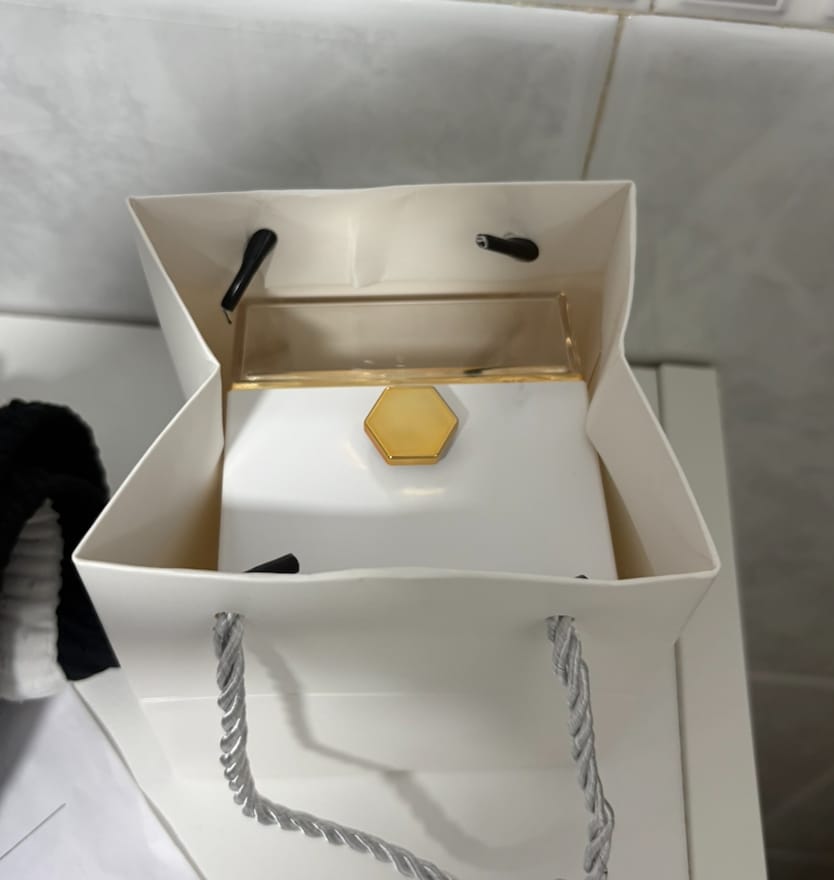 Customer photo review of Caja Regalo Rosa Eterna