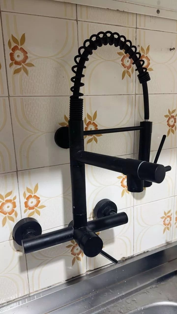 Customer photo review of Torneira Gourmet para Cozinha Preta
