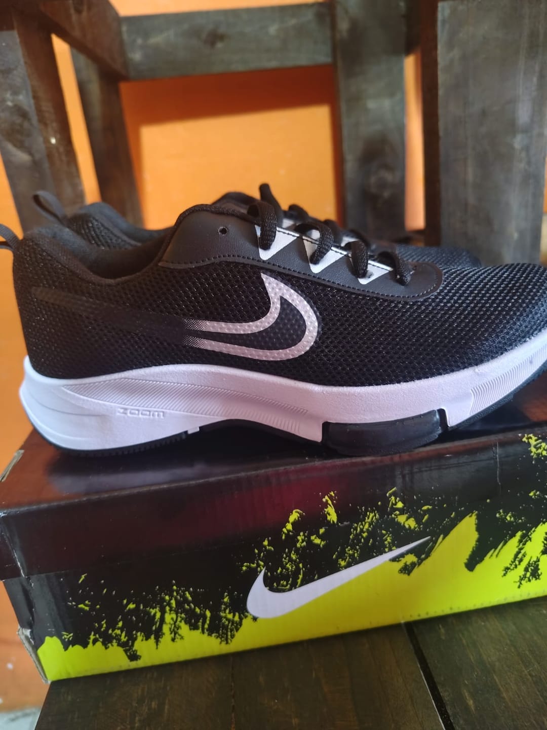 Customer photo review of Tenis 025 Negro Plata Negro