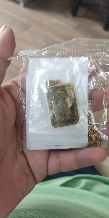 Customer photo review of Medalla de la Virgen María
