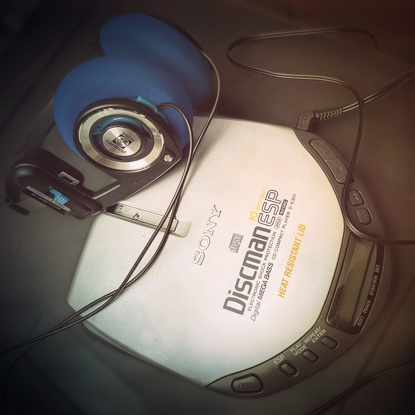 Customer photo review of Sony D-E301 Portable CD Player