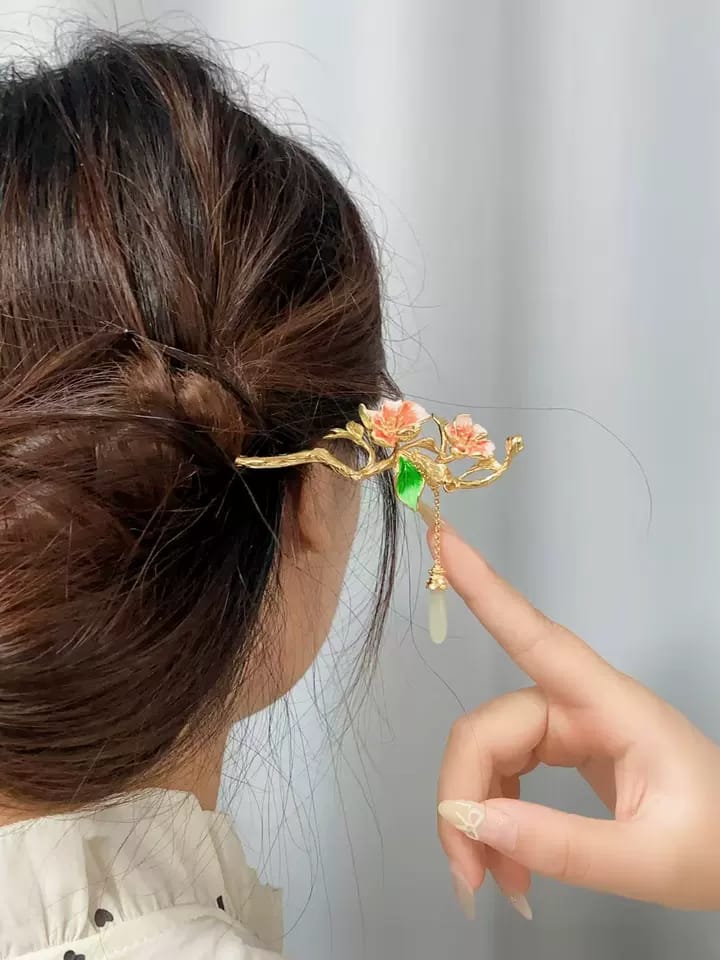Customer photo review of Crabapple Swaying in Dew Jade Hairpin