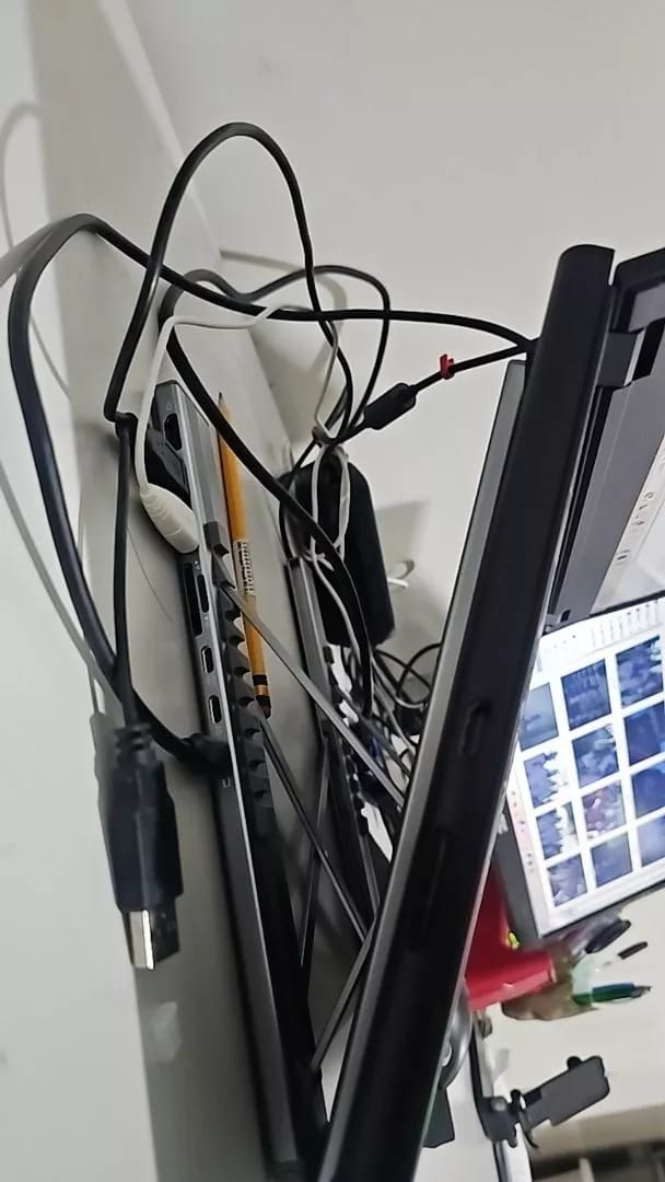 Customer photo review of 8 In 1 Foldable Laptop Docking Station Stand