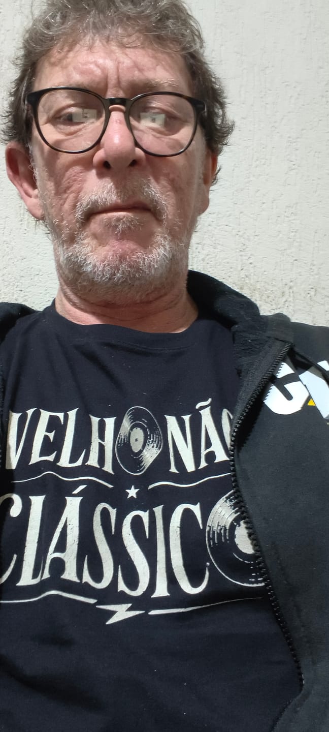 Customer photo review of Camiseta Velho não! Clássico old