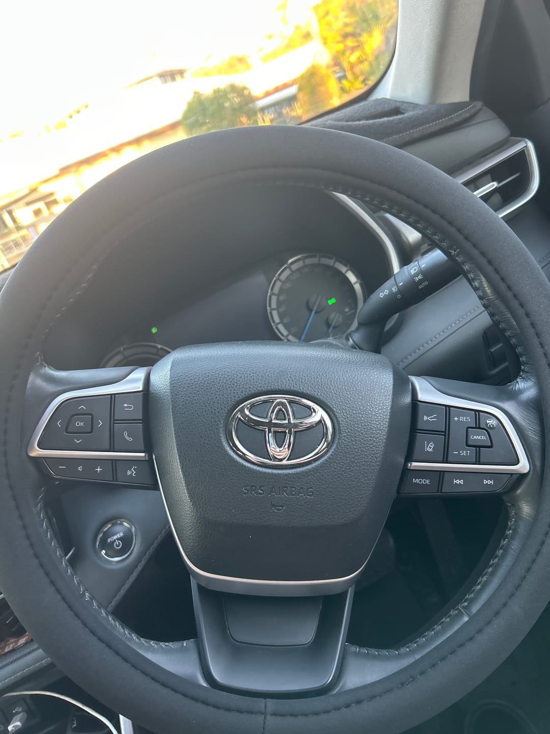 Customer photo review of Sharkskin Universal Steering Wheel Cover