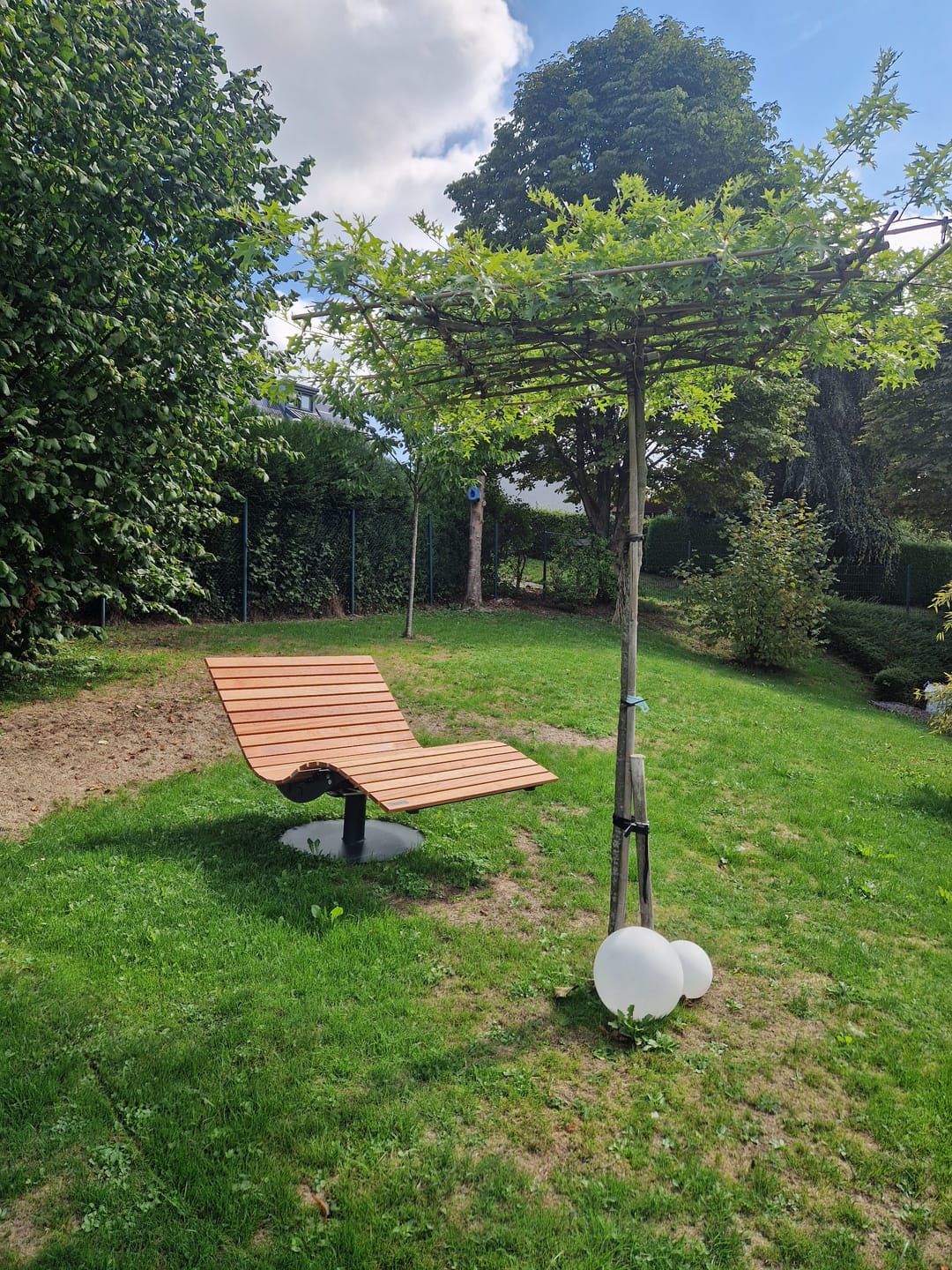 Customer photo review of MEBE Wave Lounge - drehbare Gartenliege für 2 Personen