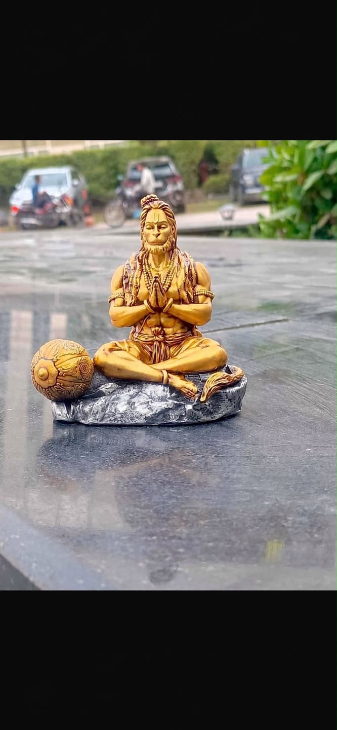 Customer photo review of Divine Car Dashboard Idol - Marble Dust Coated