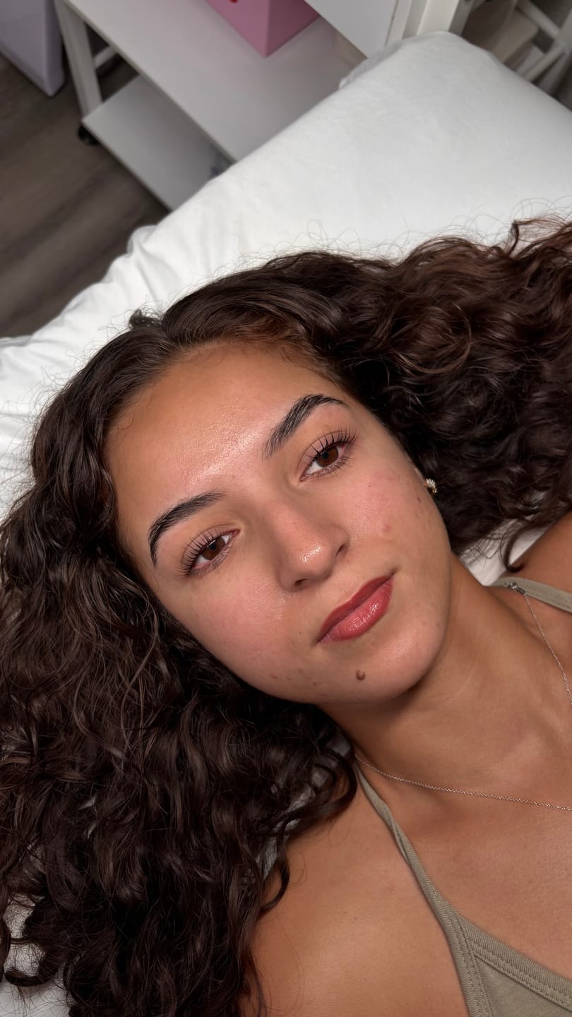 Customer photo review of Glowie - Lash Essence Serum