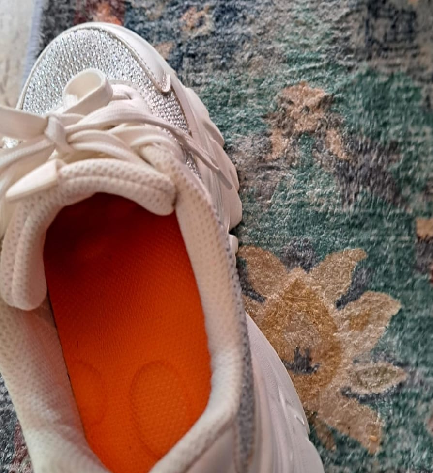 Customer photo review of Nyvolta™ ComfortStep — comodidad en cada paso.
