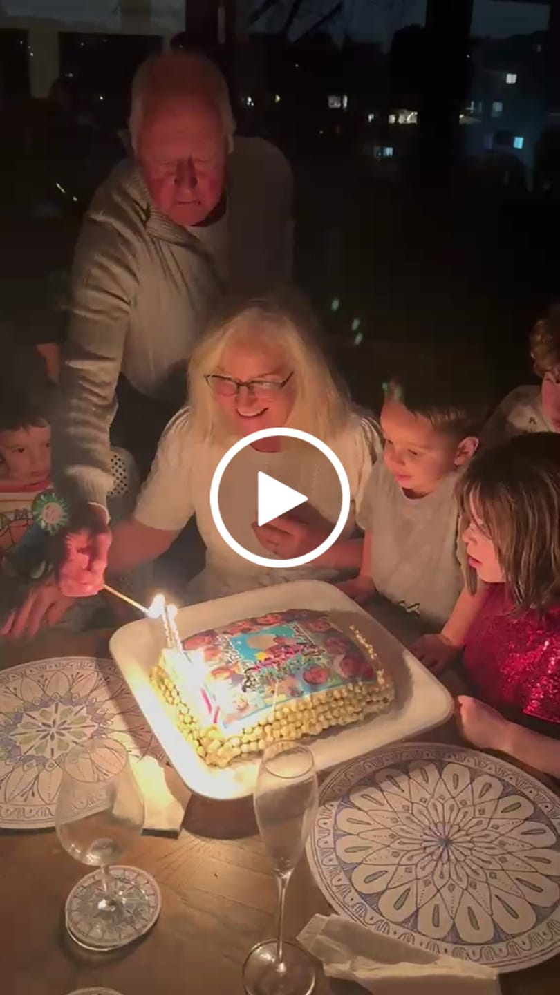Customer video review of A4 Rectangle Custom Edible Icing Image