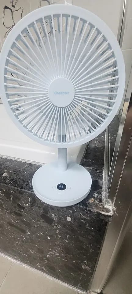 Customer photo review of Rechargeable Oscillating Desk Fan with Five Speeds