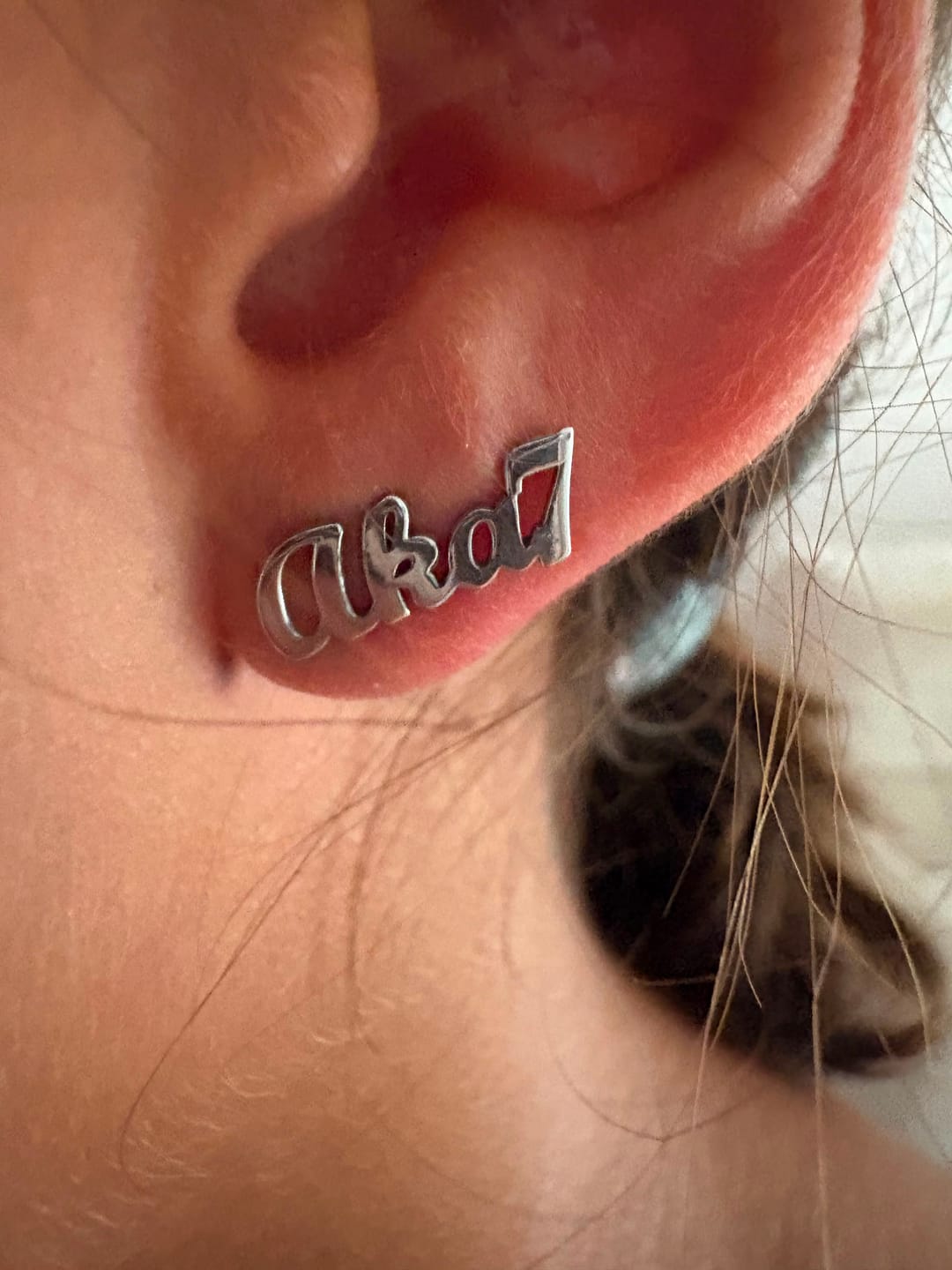 Customer photo review of Mono Orecchino Lobo Nome