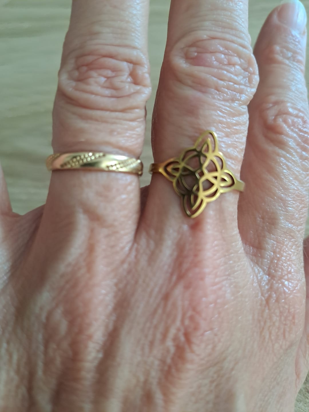 Customer photo review of Bague Ajustable "Symbole de Protection" - Noeud de Sorcière