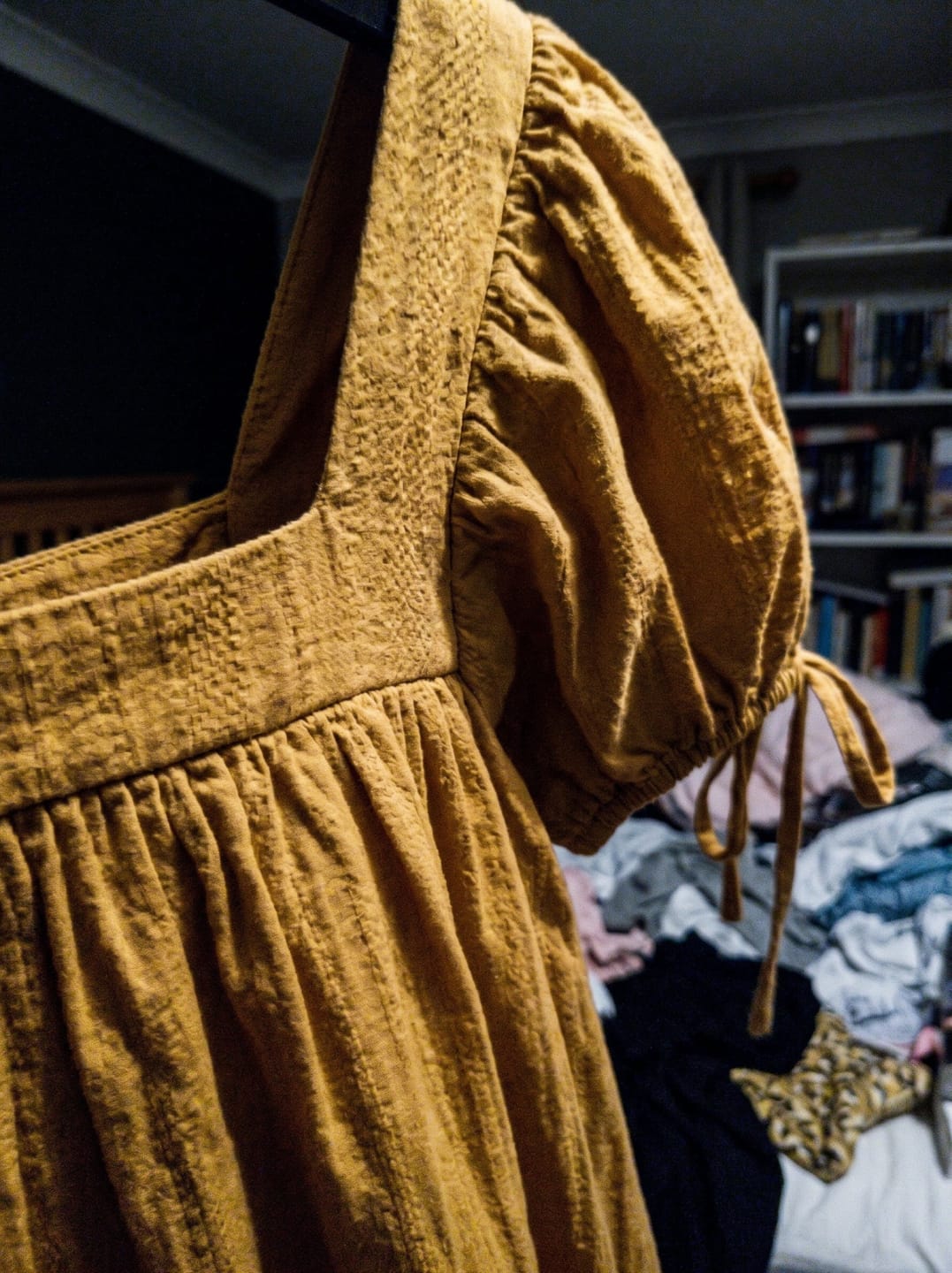 Customer photo review of Kare Yaka Kurdeleli Müslin Keten Elbise
