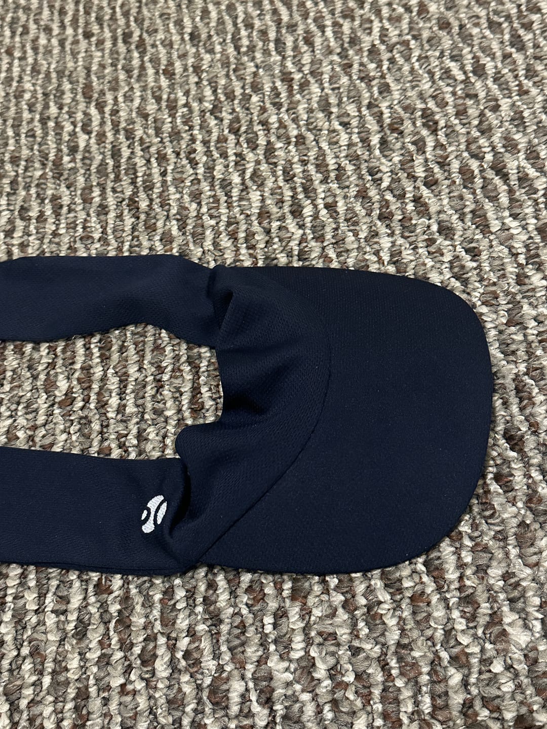 Customer photo review of Visera Deportiva Azul Marino – Ajustable Mujer