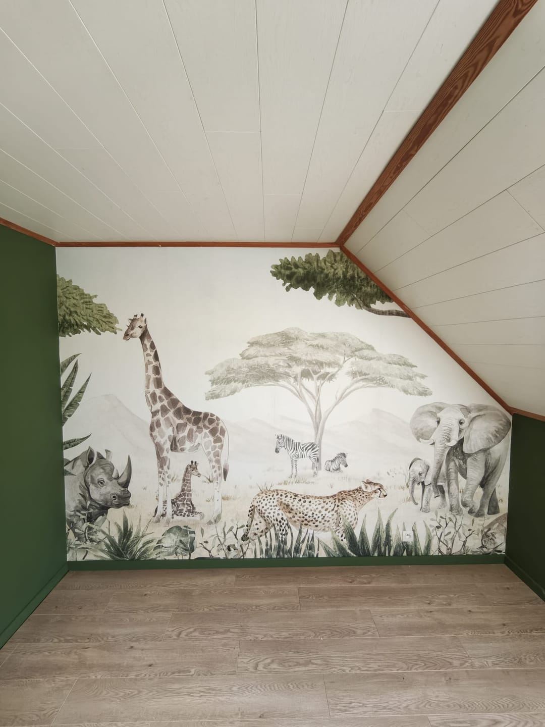Customer photo review of Papier peint enfant savane en peinture