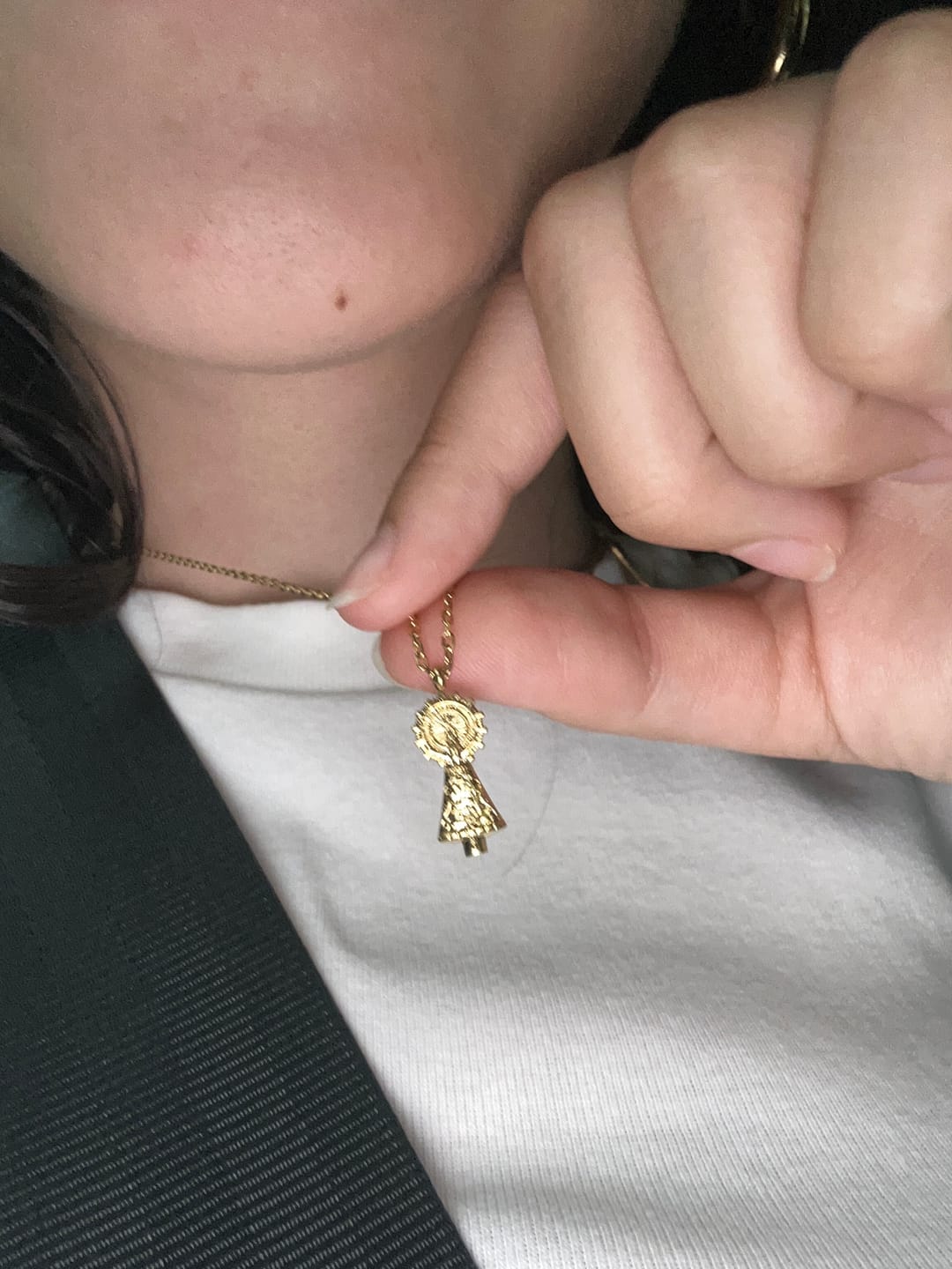 Customer photo review of Collar Virgen del Pilar