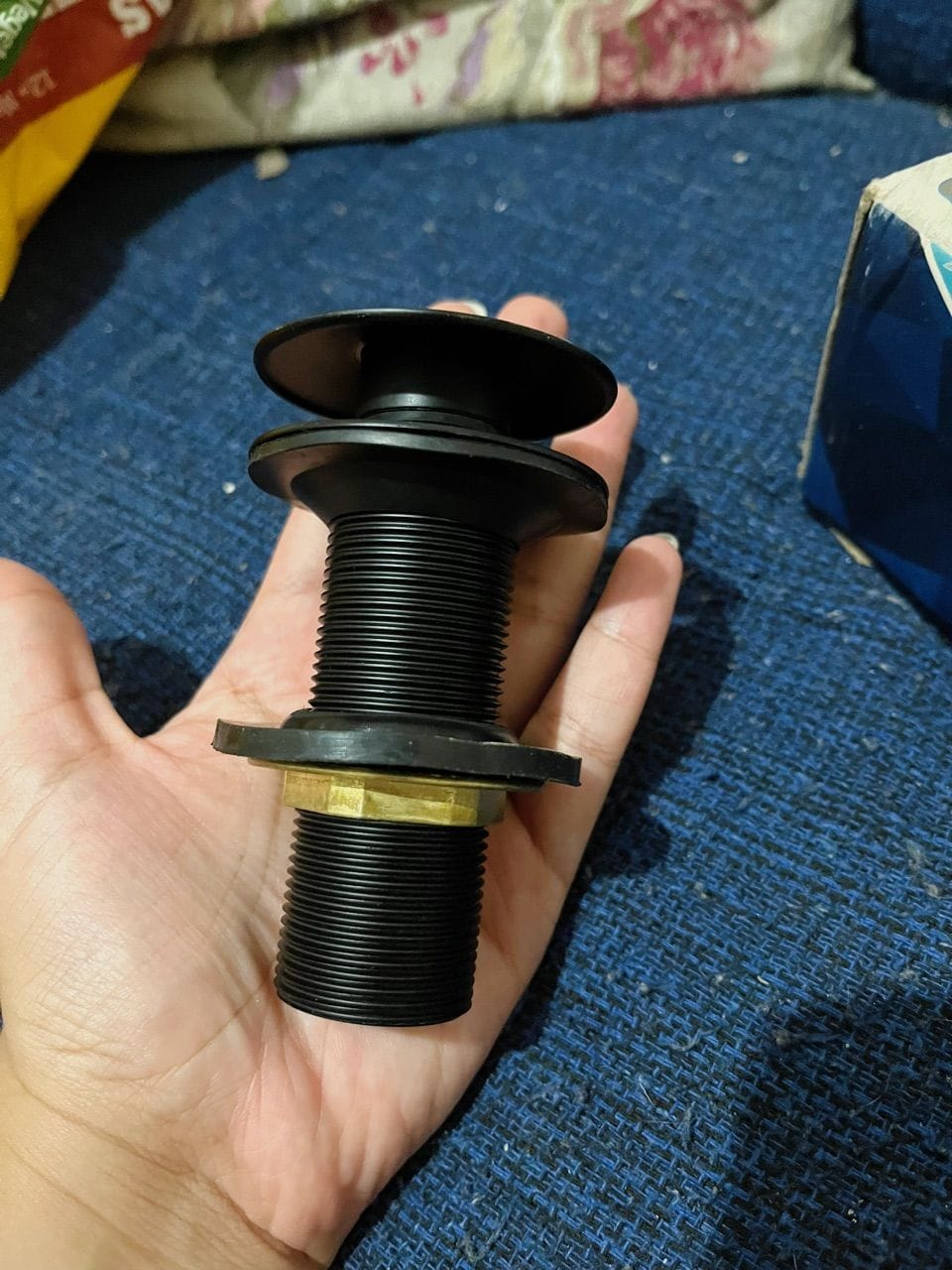Customer photo review of Válvula Click Pia Banheiro Lavabo Metal Preta 7/8 Para Cuba De Banheiro
