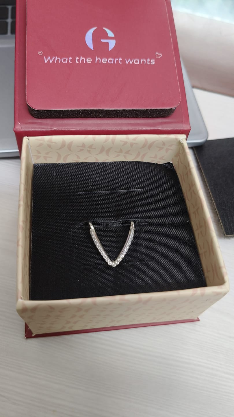 Customer photo review of Kriti Sanon Silver Beautiful Vanki Ring