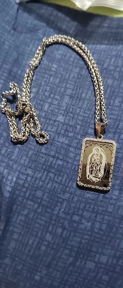 Customer photo review of Medalla de la Virgen María