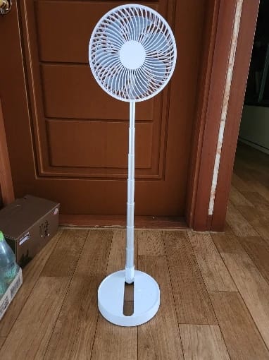 Customer photo review of Foldable USB Rechargeable Fan with Four Speeds and Timer