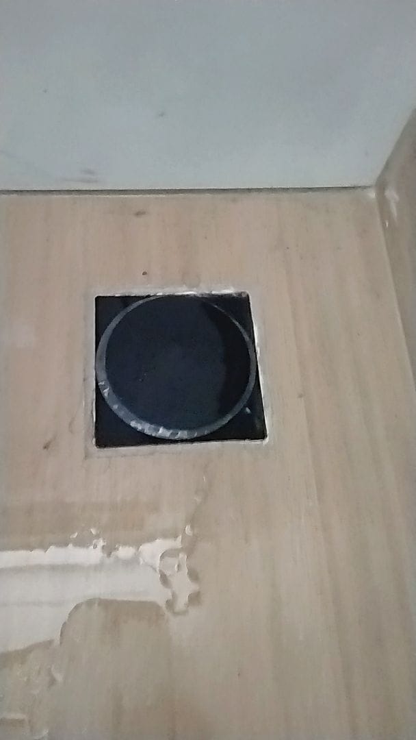 Customer photo review of Ralo Click De Banheiro Inteligente 15x15 Inox Preto Fosco