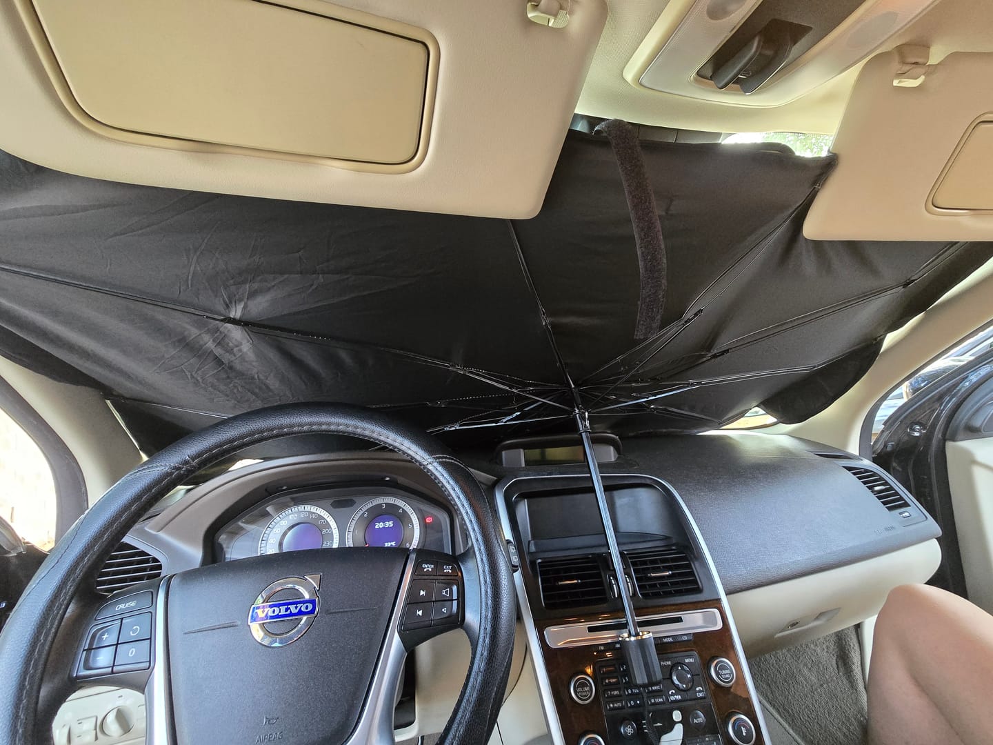 Customer photo review of Parasol Plegable para Coche Tipo Paraguas