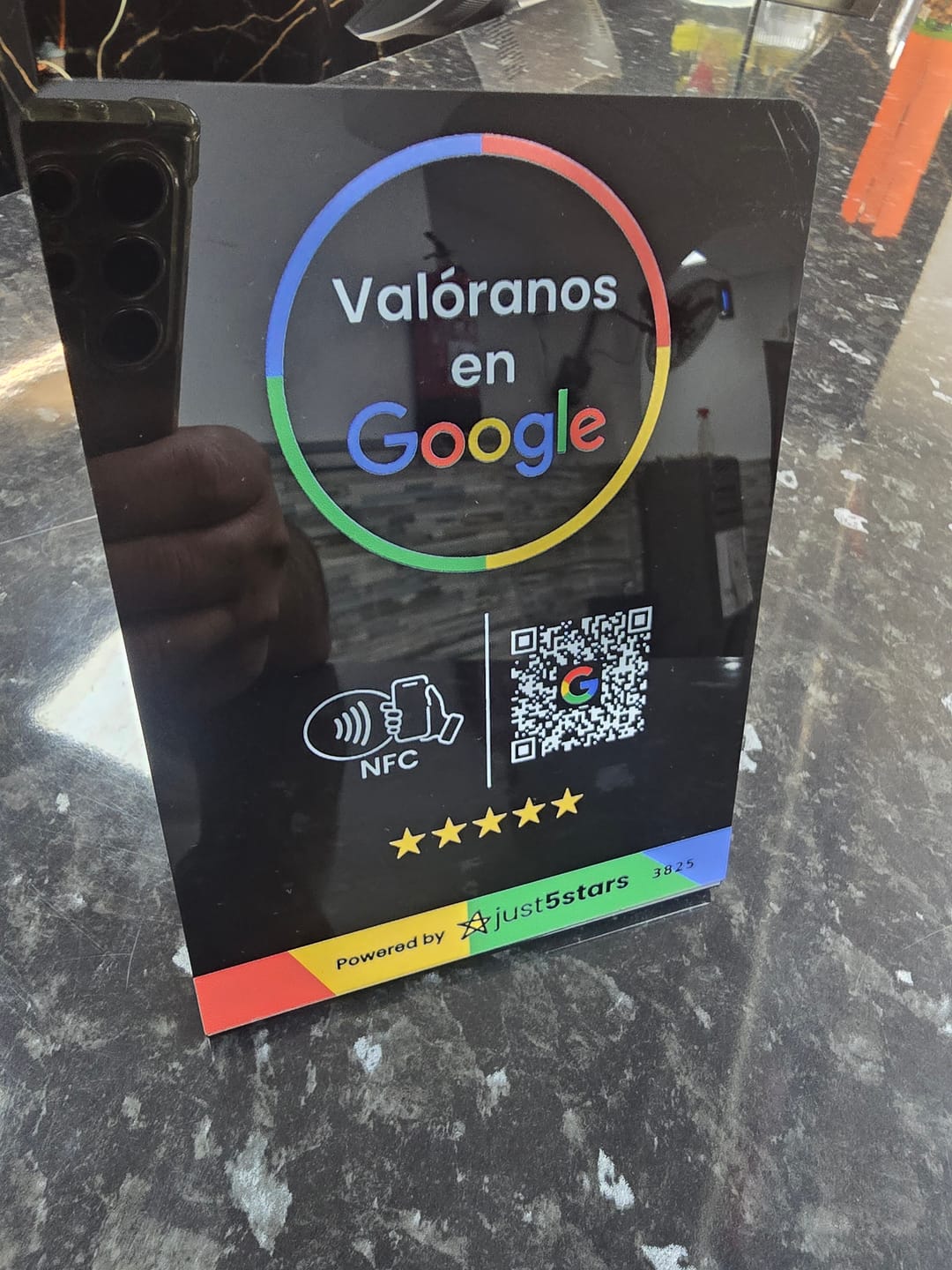 Customer photo review of Expositor Reseñas Google NFC & QR (ES)