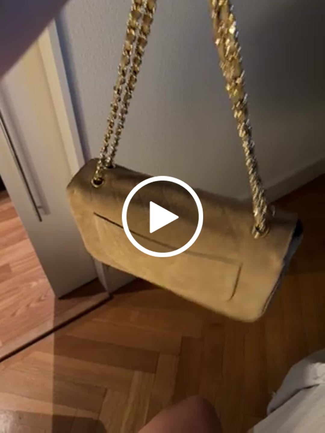 Customer video review of Chanel 2026 Maxi Flap Bag 32cm Beige Suede Calfskin