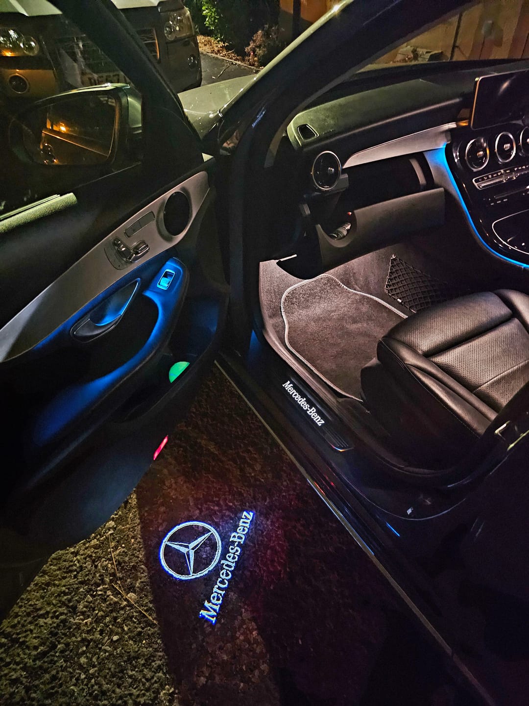 Customer photo review of Mercedes Benz LED Car Door Welcome Logo Shadow Lights