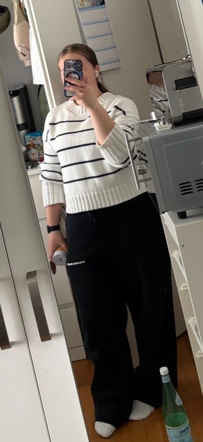 Customer photo review of Cozy Tracksuit Bundle "Black"