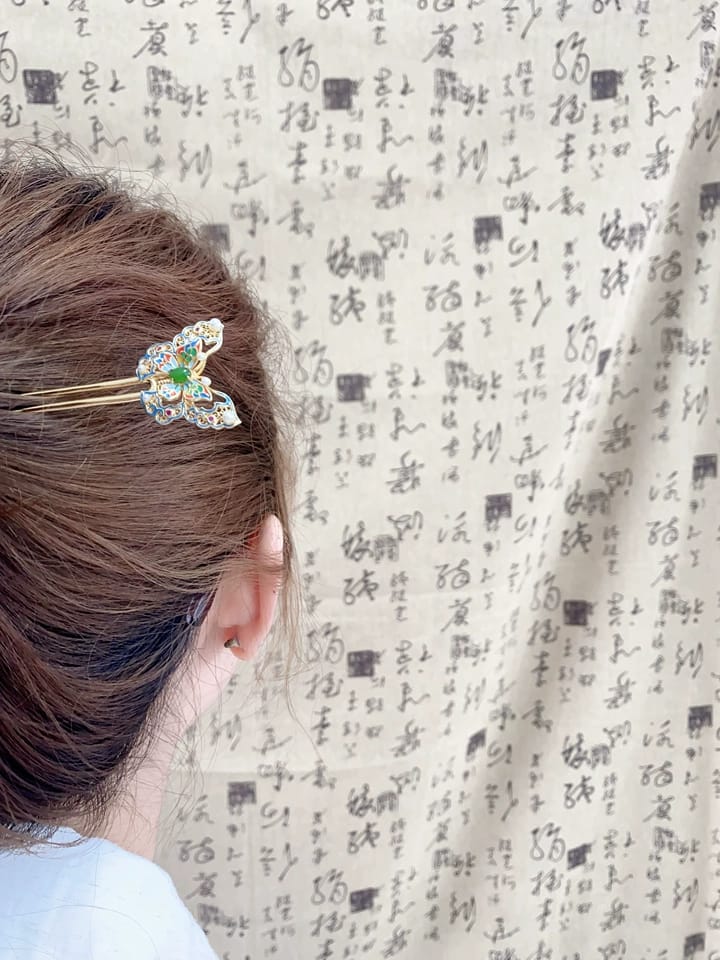 Customer photo review of Cloud Sleeves Green Jade Butterfly Hairpin