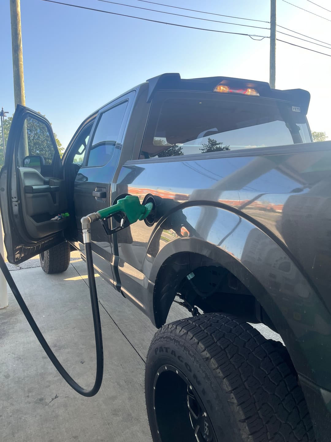 Customer photo review of Spec-D Spoiler Ford F150 (2015-2020) Rear Cab Roof Wing Kit