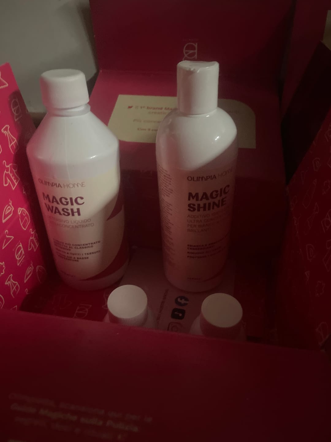 Customer photo review of Magic Wash Liquido - Il Detersivo Professionale per un Bucato Perfetto