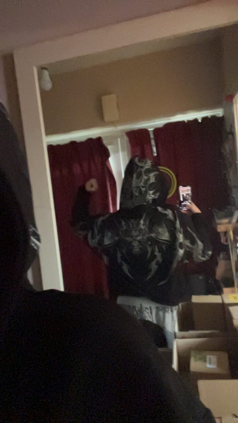 Customer photo review of Berserker Oversized Zip-up Hoodie [VOID BLACK]