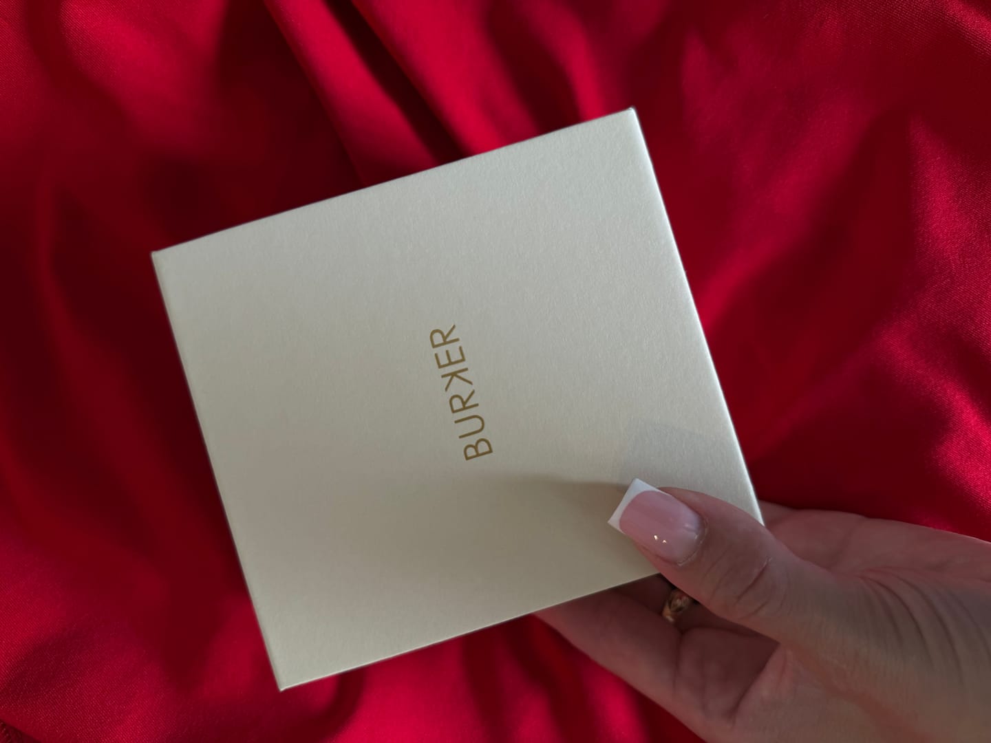 Customer photo review of Olivia Gold White