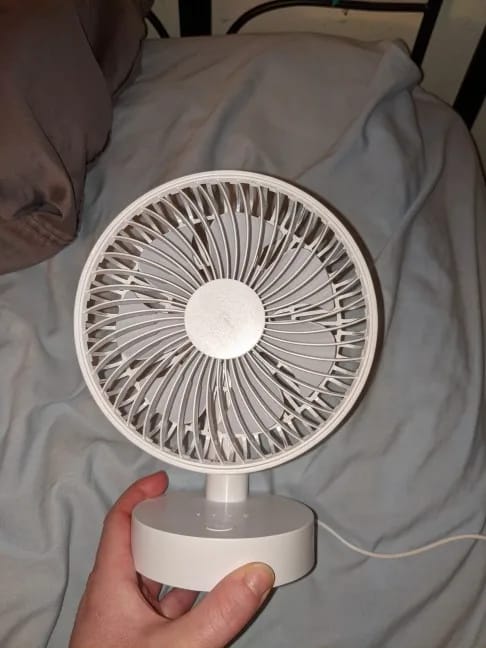 Customer photo review of USB Desktop Fan with Four Speeds and 5V Power for Table Use
