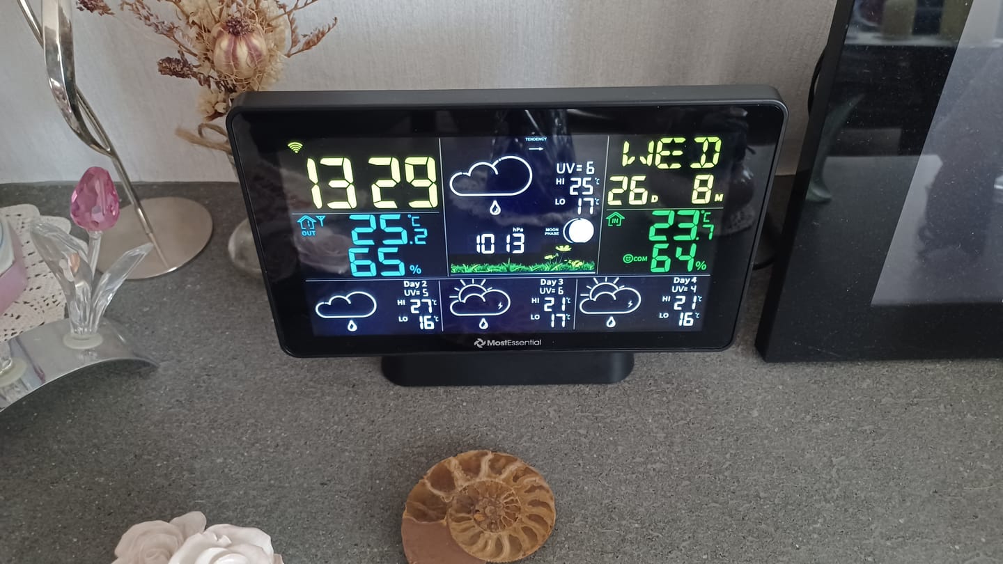 Customer photo review of MostEssential Weerstation Wifi Edition - Draadloos Weerstation met Buitensensor - Zwart - 1 Sensor