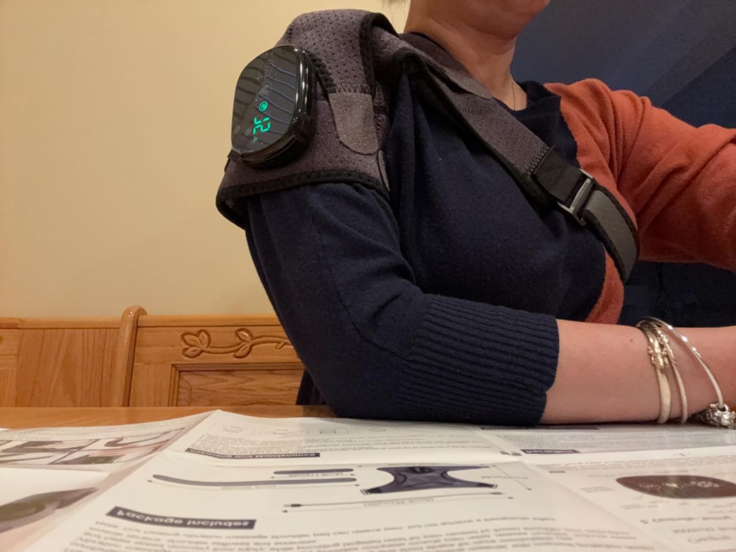 Customer photo review of Wisemed Shoulder Massager